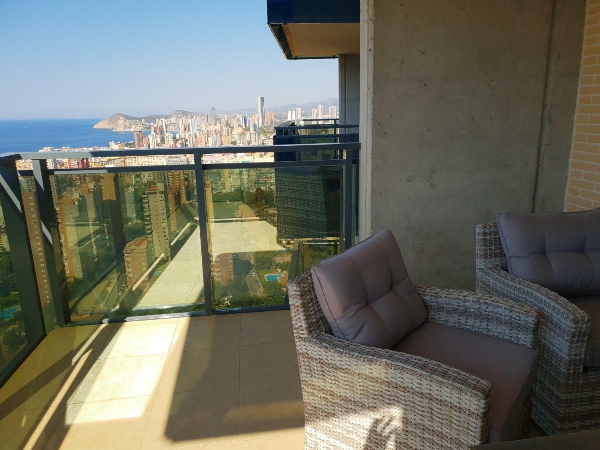 Kronos Apartment بينايدورم المظهر الخارجي الصورة